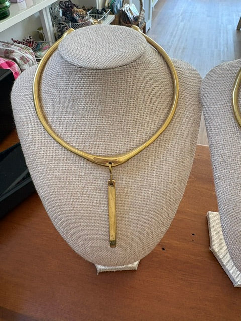 Smooth Unisex Gold Choker with Drop Pendant - MremboNYC